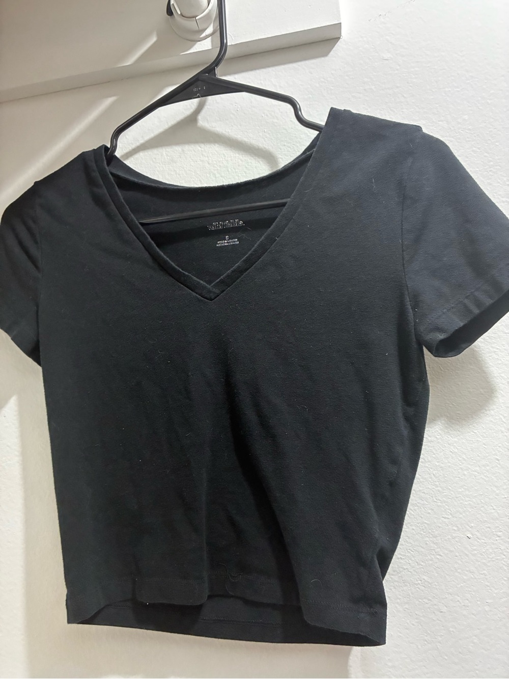 wild fable Black V-Neck Cropped Tee